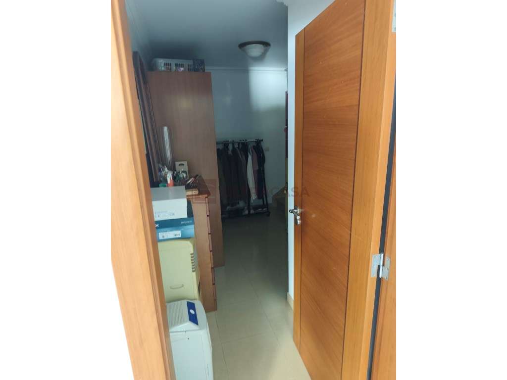 Vende-se Moradia V4 renovada com terraço, churrasqueira e horta a 5...-57