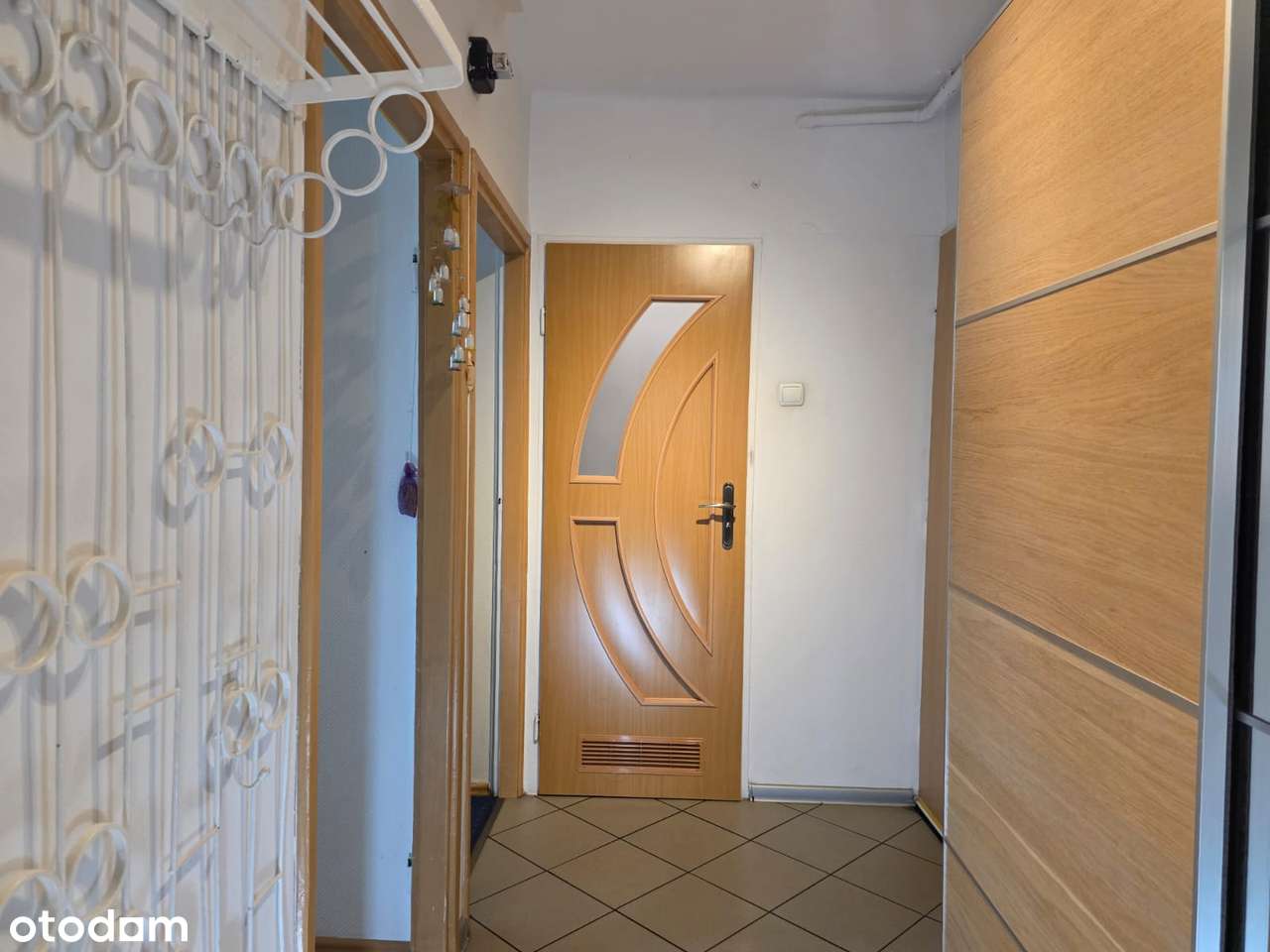 Trzypokojowe mieszkanie na niskim piętrze - Centrum miasta-5