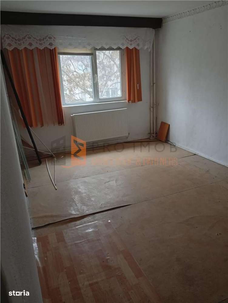 Apartament 2 camere cf 2 semidecomandat zona Brosteni - Imagine principală: 3/6
