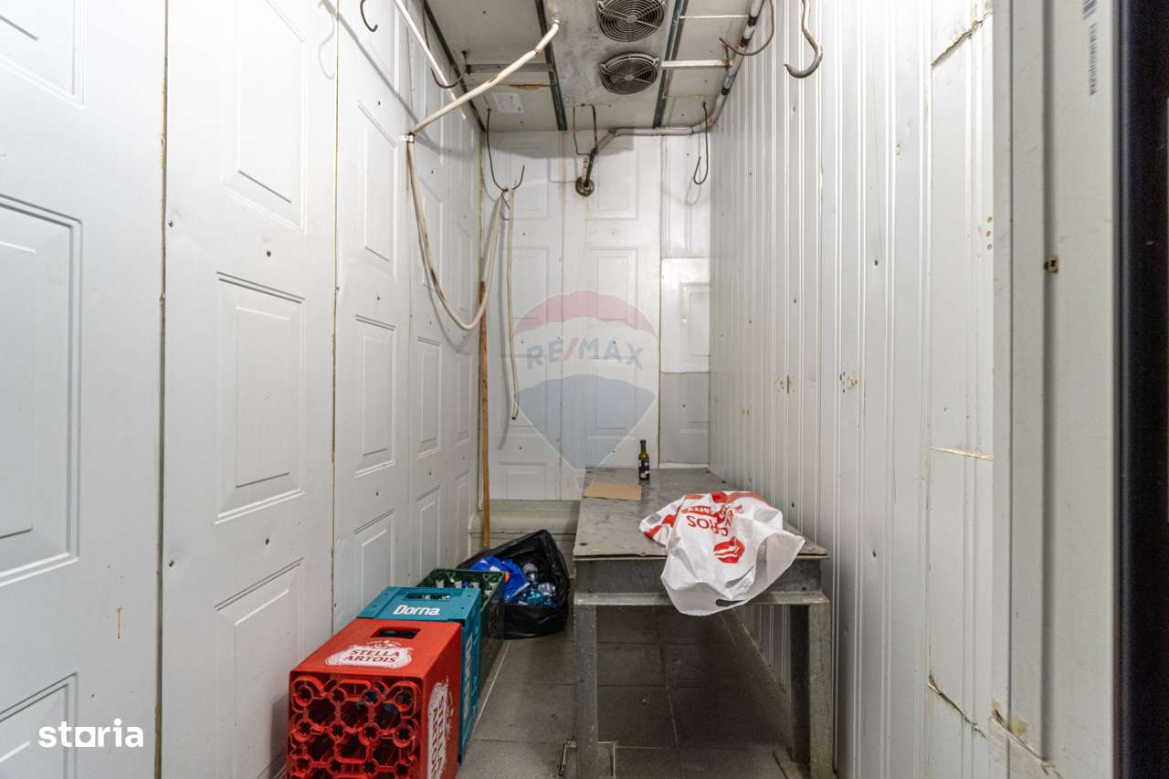 Casă / Vilă cu 20 camere de vânzare în Timisu de Jos, DN1, Brasov-12