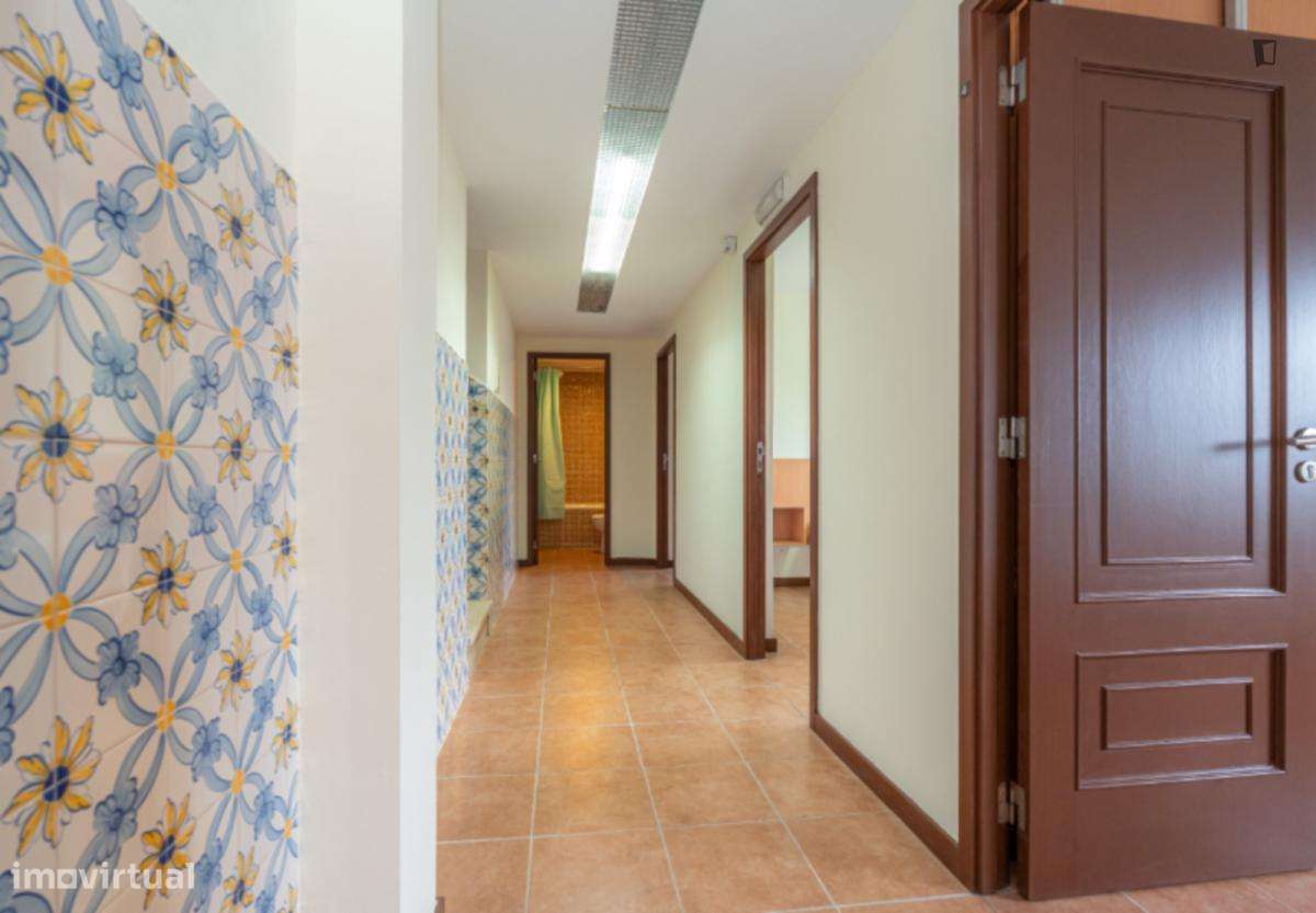 Quarto - localizado em São Martinho de Bispo Coimbra - Grande imagem: 5/6