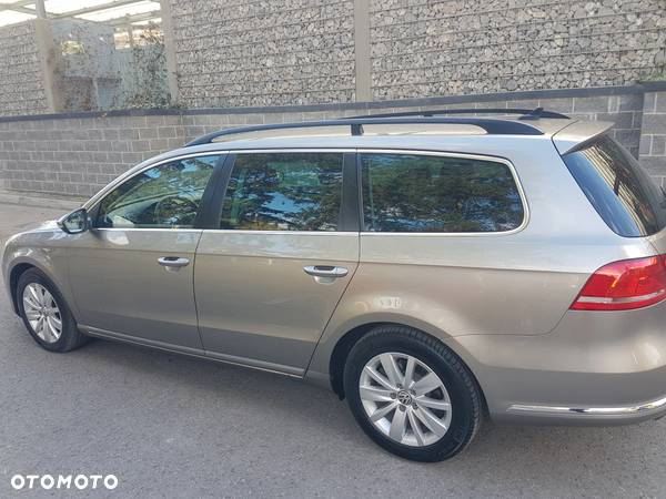 Volkswagen Passat Variant 2.0 TDI DSG BlueMotion Technology Comfortline - 8