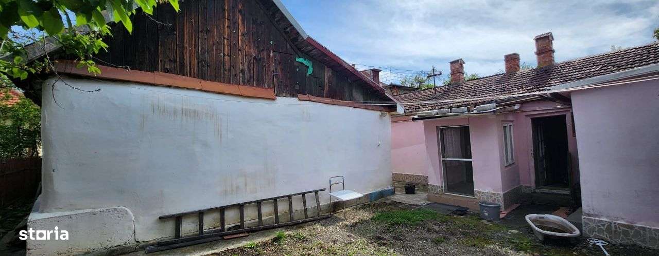 Casa situata in strada Crinului-cartier Florilor, garaj, teren 436 mp! - Imagine principală: 3/11