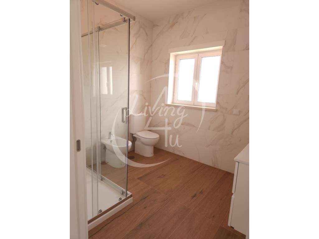 MORADIA T3 GEMINADA - SANTA CATARINA-15