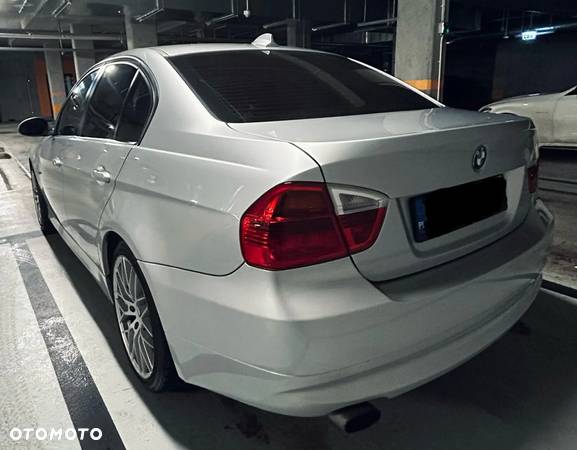 BMW Seria 3 318i - 11
