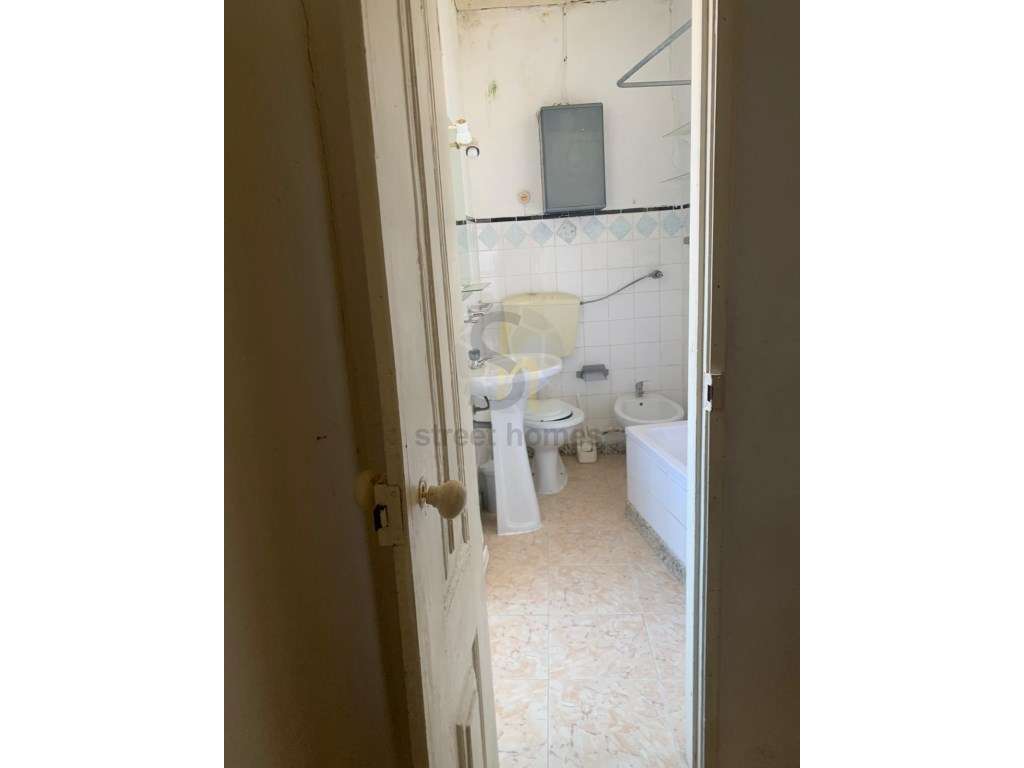 Prédio com dois pisos independentes para recuperação total-25