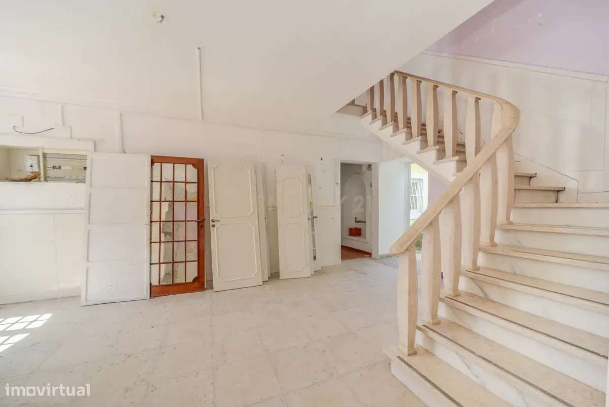 Quinta/Moradia na Póvoa de Santa Iria em Lote 2300m2-14