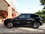 Porsche Cayenne Turbo - 2