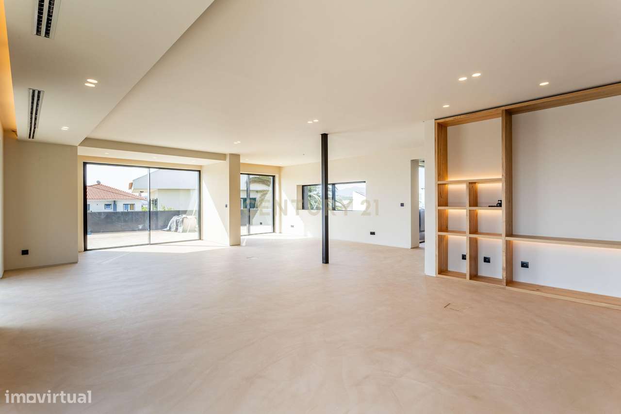 Moradia T4 + T0 Independente — Alto da Parede, Cascais-12