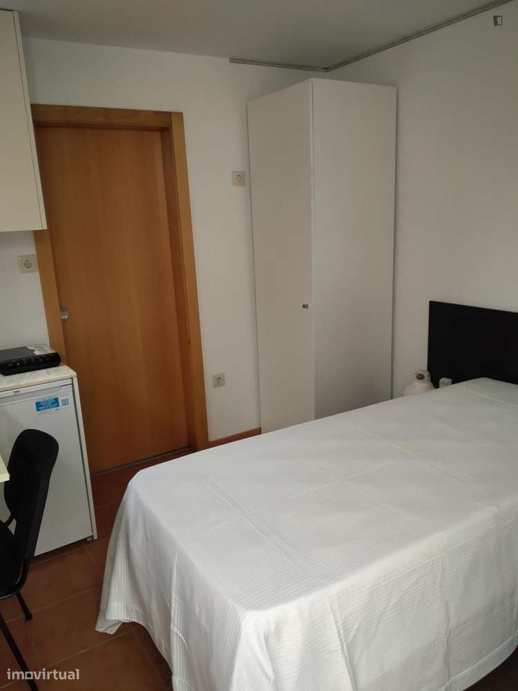 Estúdio - localizado em Paranhos Porto - Grande imagem: 4/10