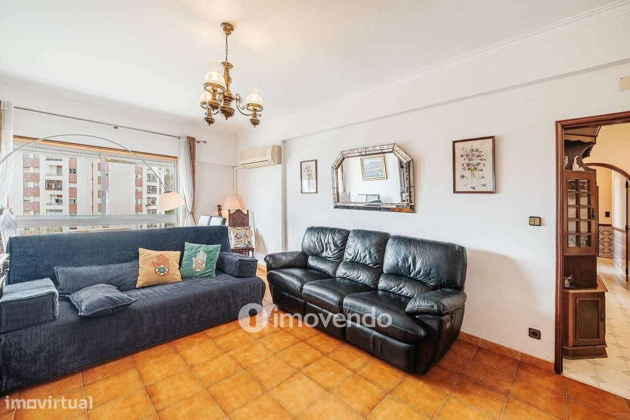 Apartamento T3 com cozinha equipada, na Póvoa de Santa Iria - Grande imagem: 4/44