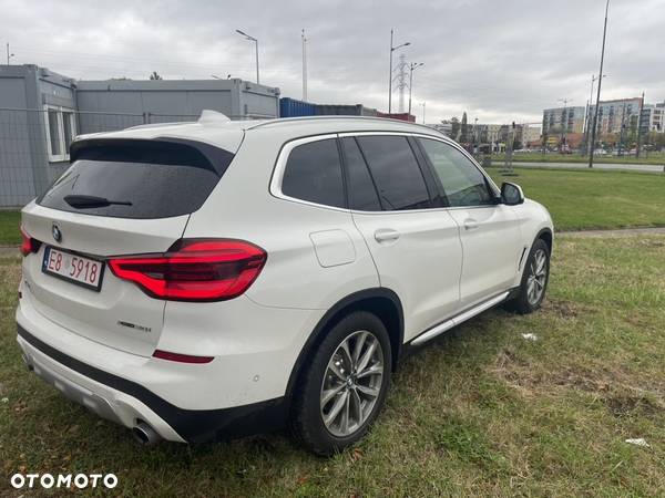 BMW X3 xDrive30i Advantage - 5