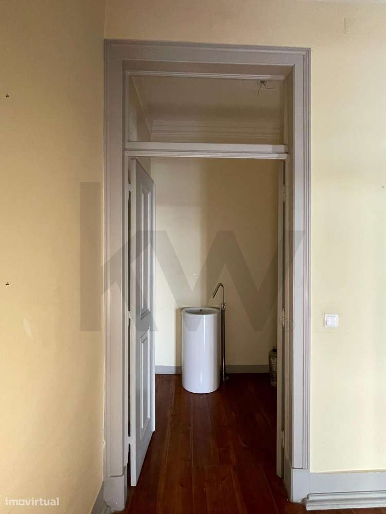 Apartamento de Charme em Prédio de Gaveto, com Quase 200 m2, de Luz e - Grande imagem: 4/55