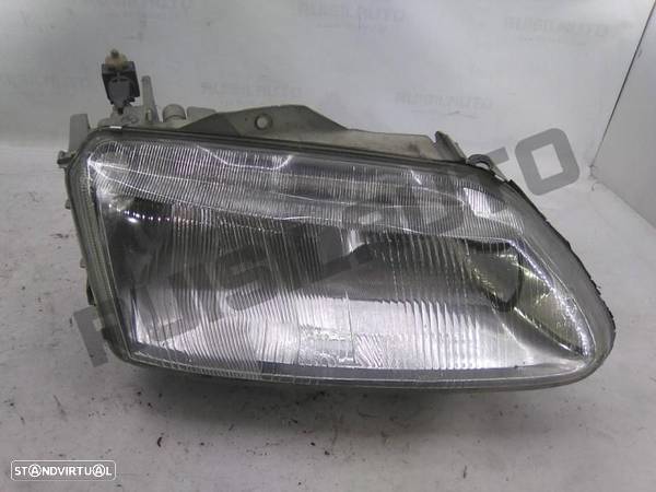 Ótica / Farol Direito  Renault Laguna I 1.8 - 1