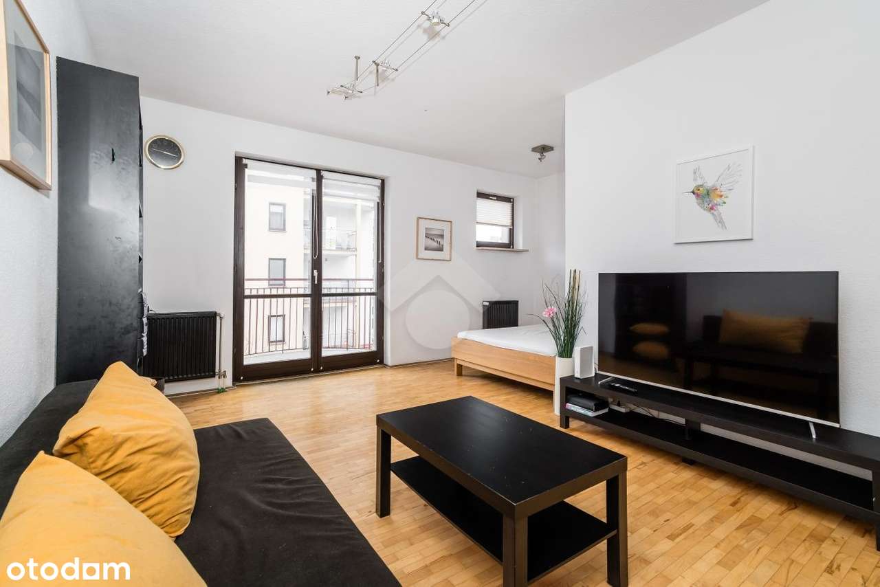 Przestronna kawalerka położona w świetnej lokalizacji-Bronowice-0