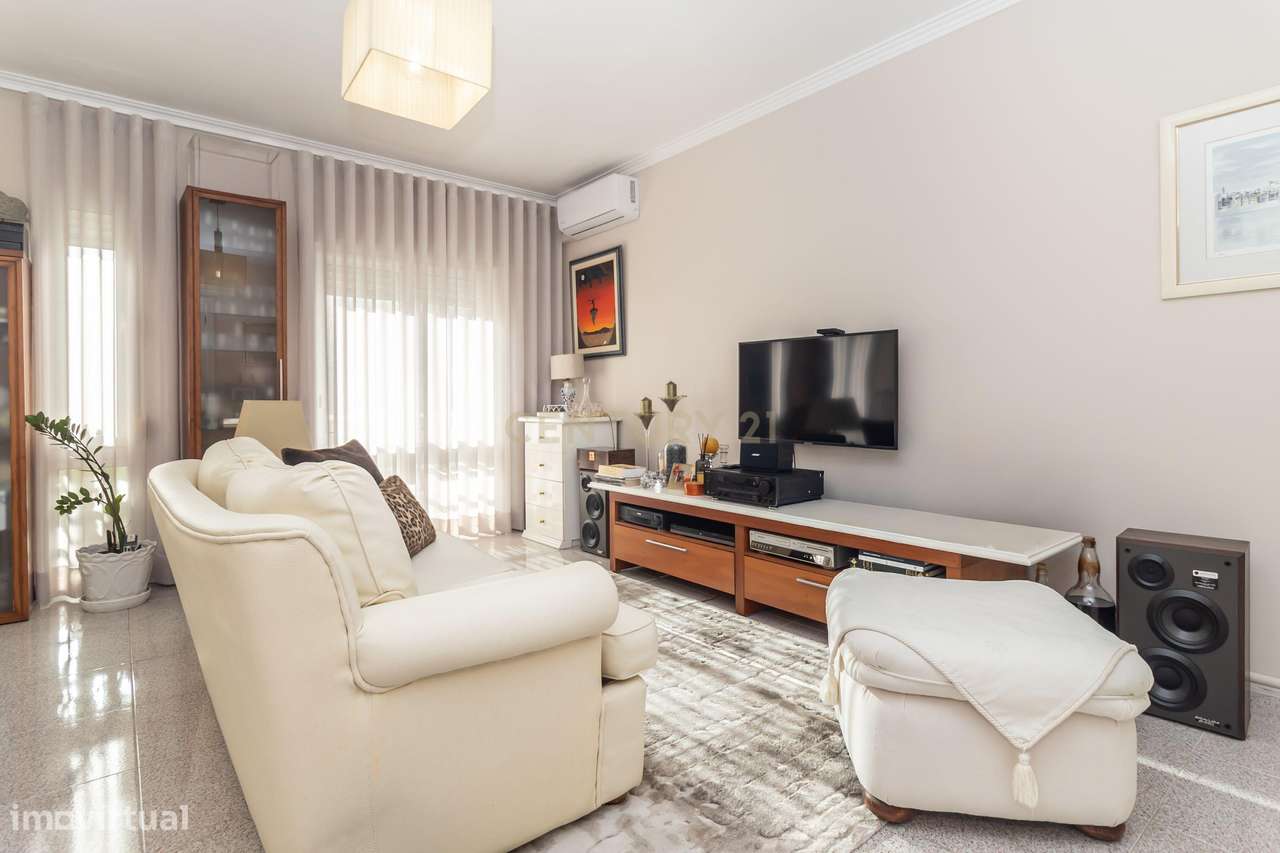 Excelente T3 Remodelado – 3º Andar (sem elevador) | 98 m² de área útil-5