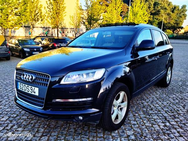 Audi Q7 3.0 TDi Exclusive Tiptronic - 2