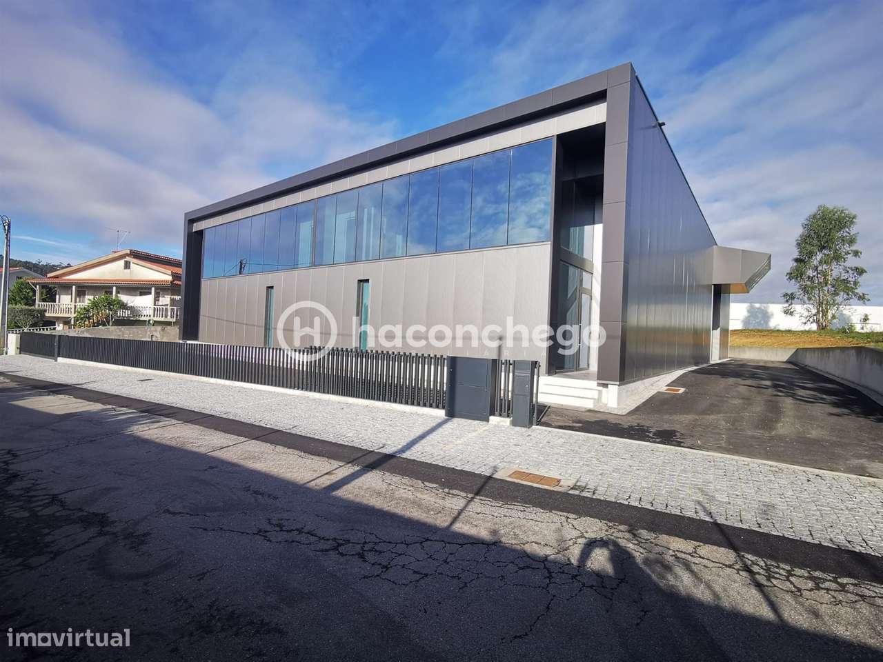Pavilhão industrial com 966 m2 em Lijó, Barcelos-2
