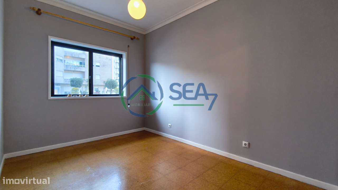 Apartamento T2 na praia da Amorosa, Chafé-17
