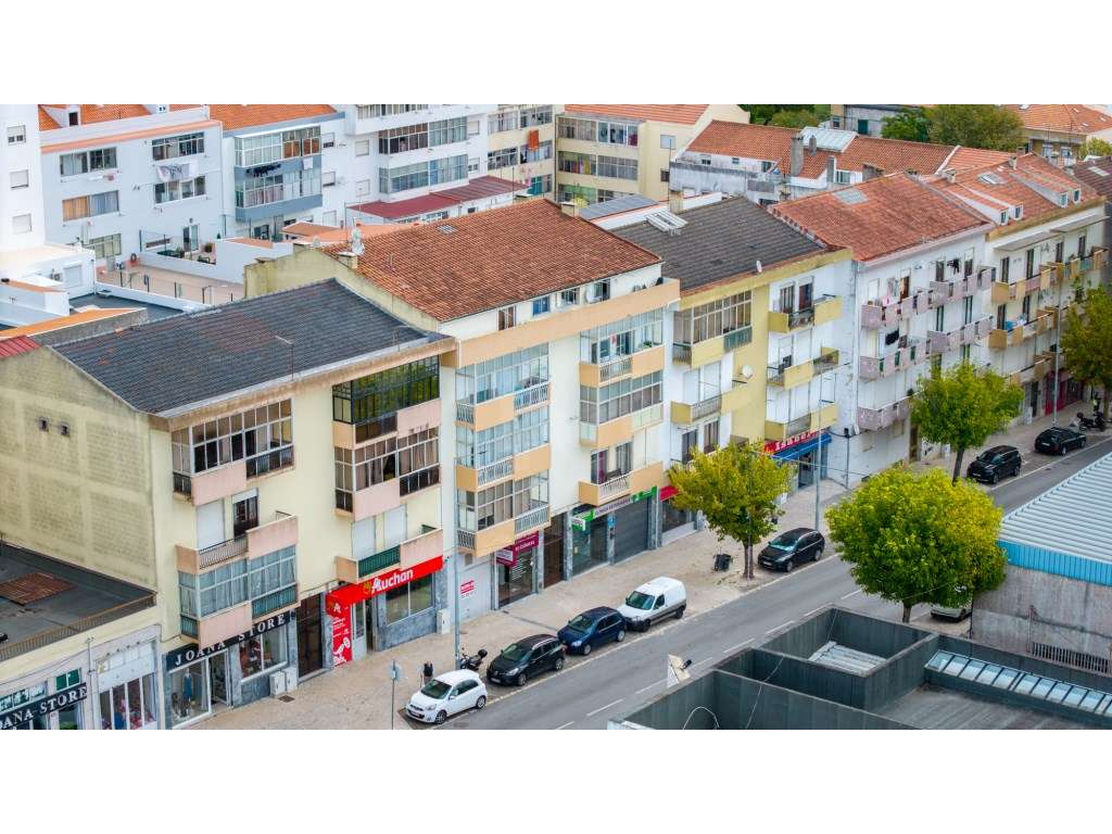 Apartamento T3 remodelado para venda no Sobral de Monte Agraço-25