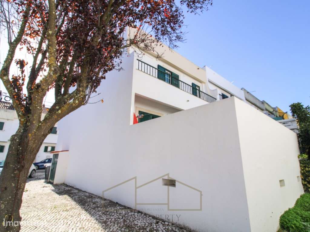 Moradia T3 nos Foros da Amora-39