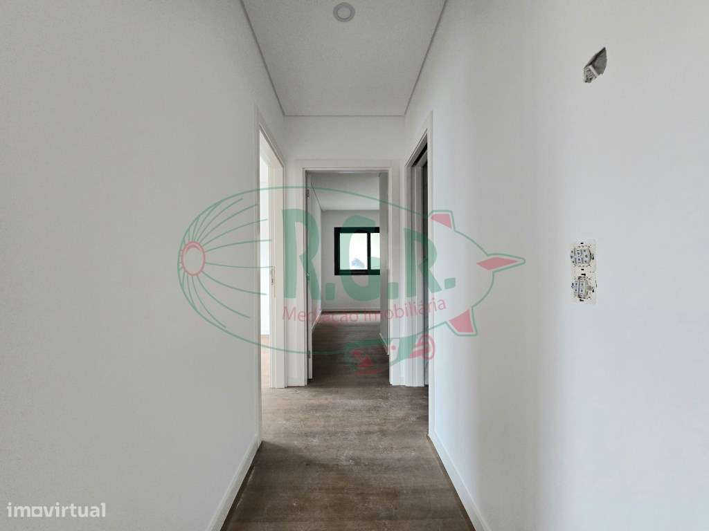 ANDAR MORADIA T2 RECUPERADO (NOVO) - VALBOM-4