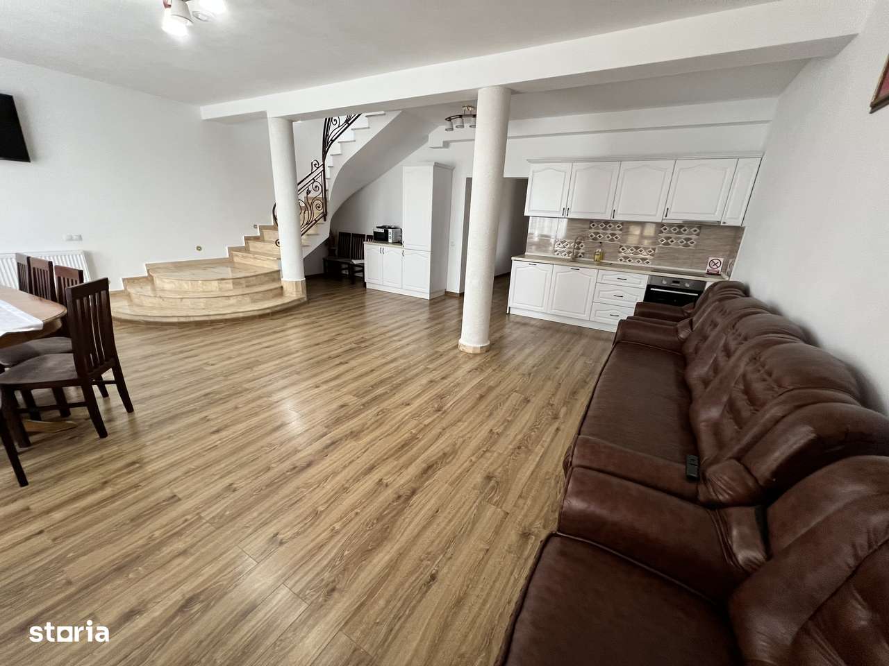 INCHIRIEZ casa individuala 5 camere,renovata,comuna Gura Raului - Imagine principală: 5/16