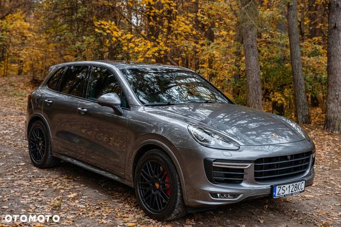 Porsche Cayenne GTS - 1