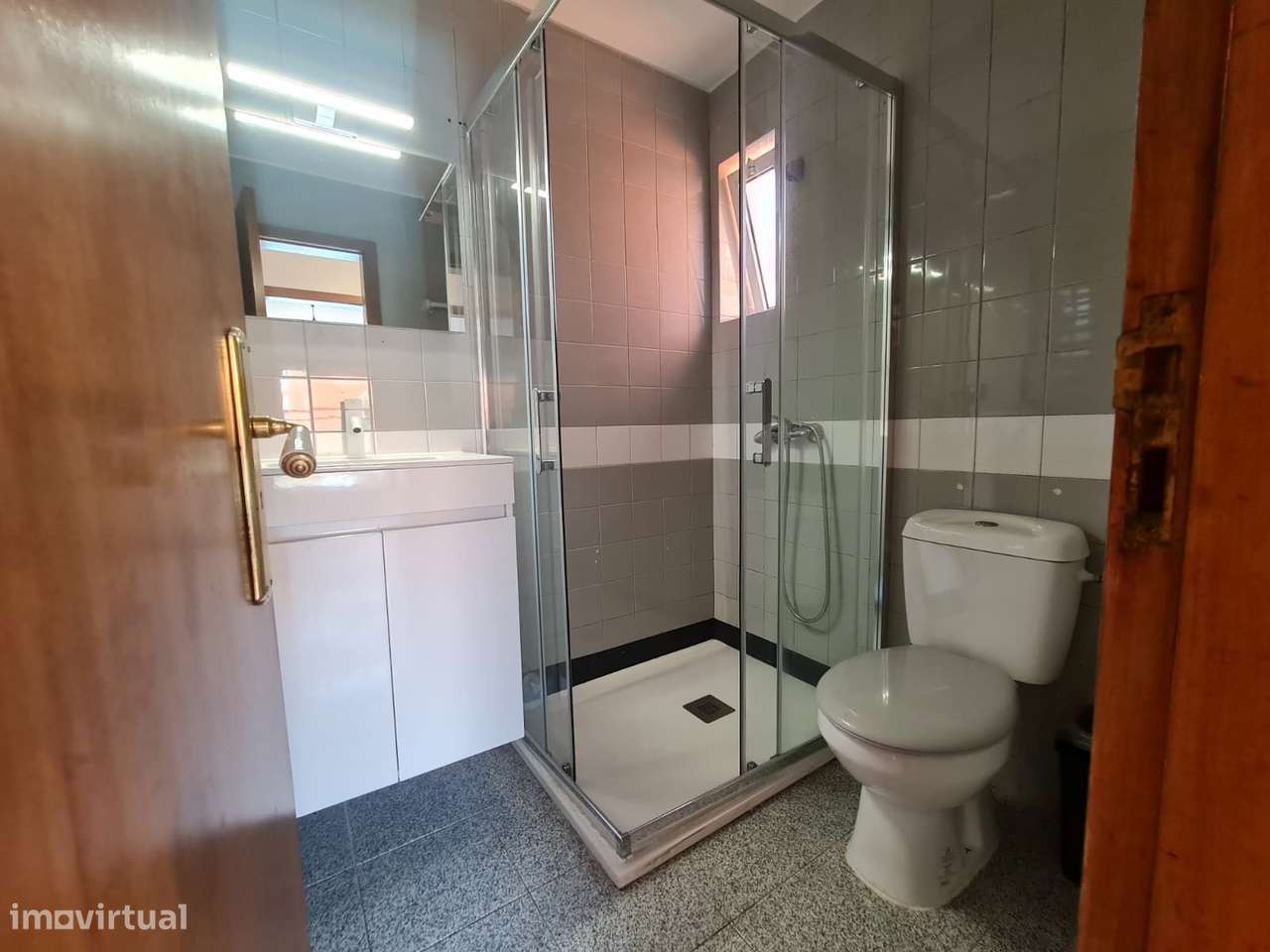 Apartamento T4 com suite e garagem  – em frente ao Metro Pedro Hispano-11