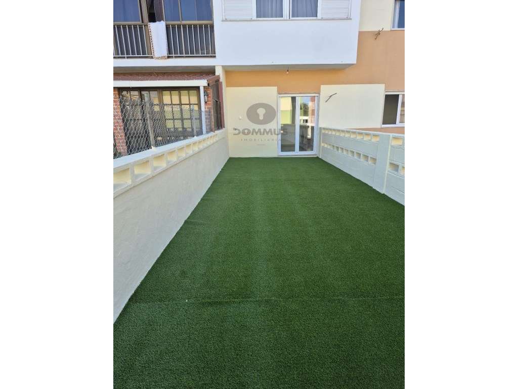 T3 Remodelado com 2 terraços em Massamá-3