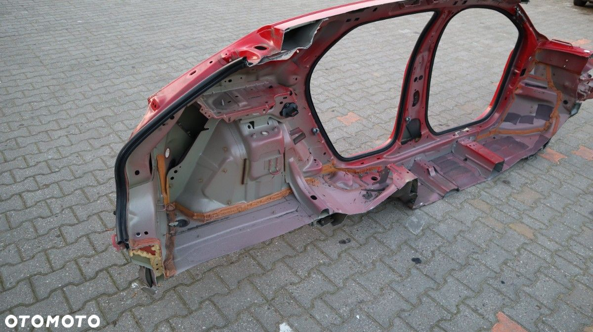 VOLVO V40 II ĆWIARTKA LEWA TYŁ 612-46 - 4