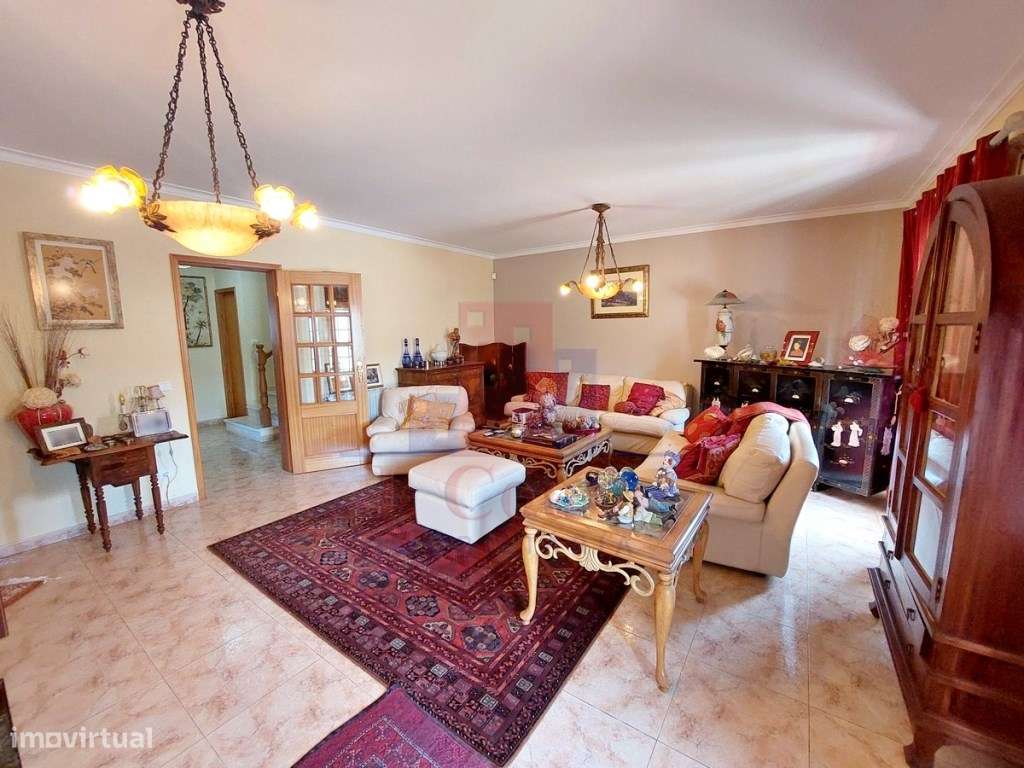 Moradia Geminada T4 com terreno | Entre a Cidade e a Praia-5