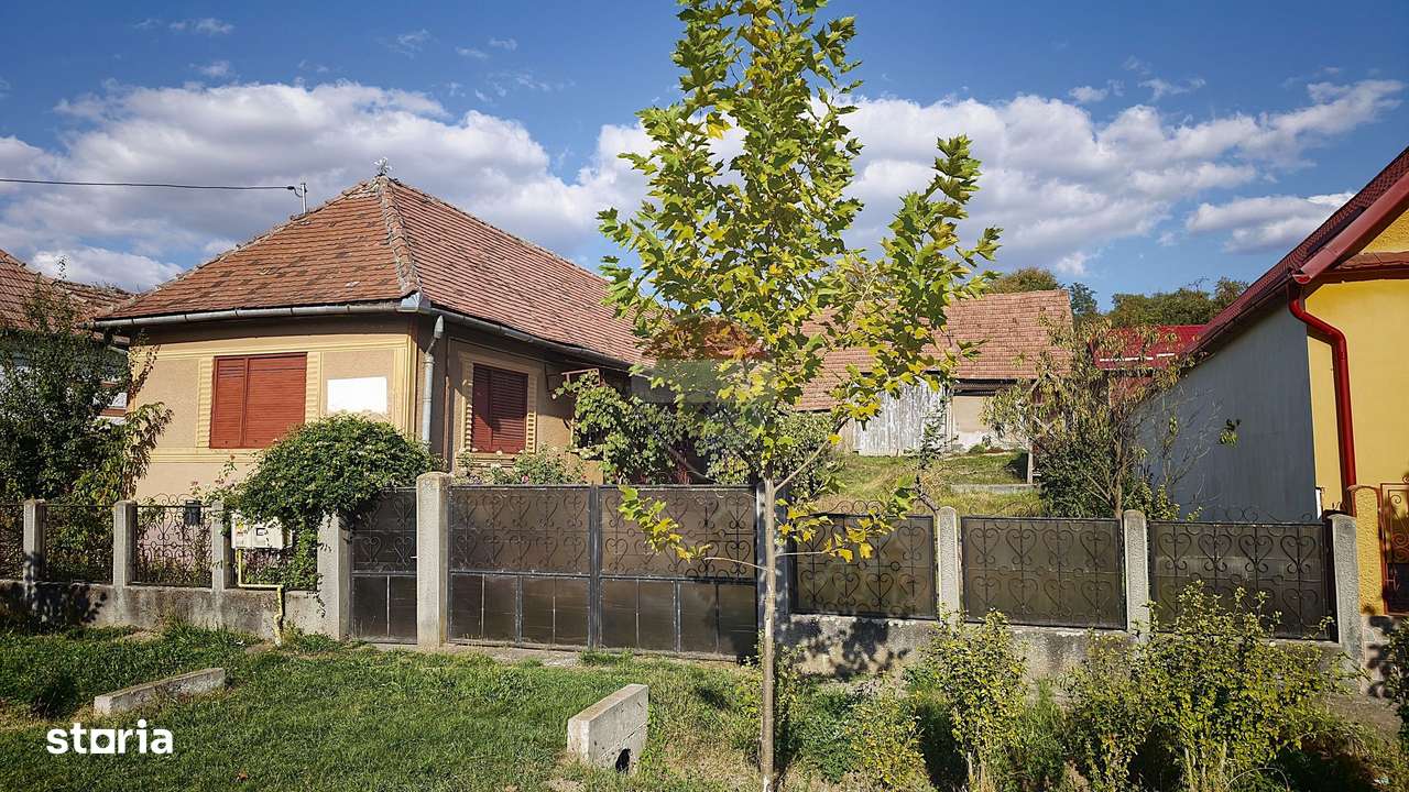 Casă cu 3 camere și este 2.500 mp teren , Blăjel – aproape de Medias-0
