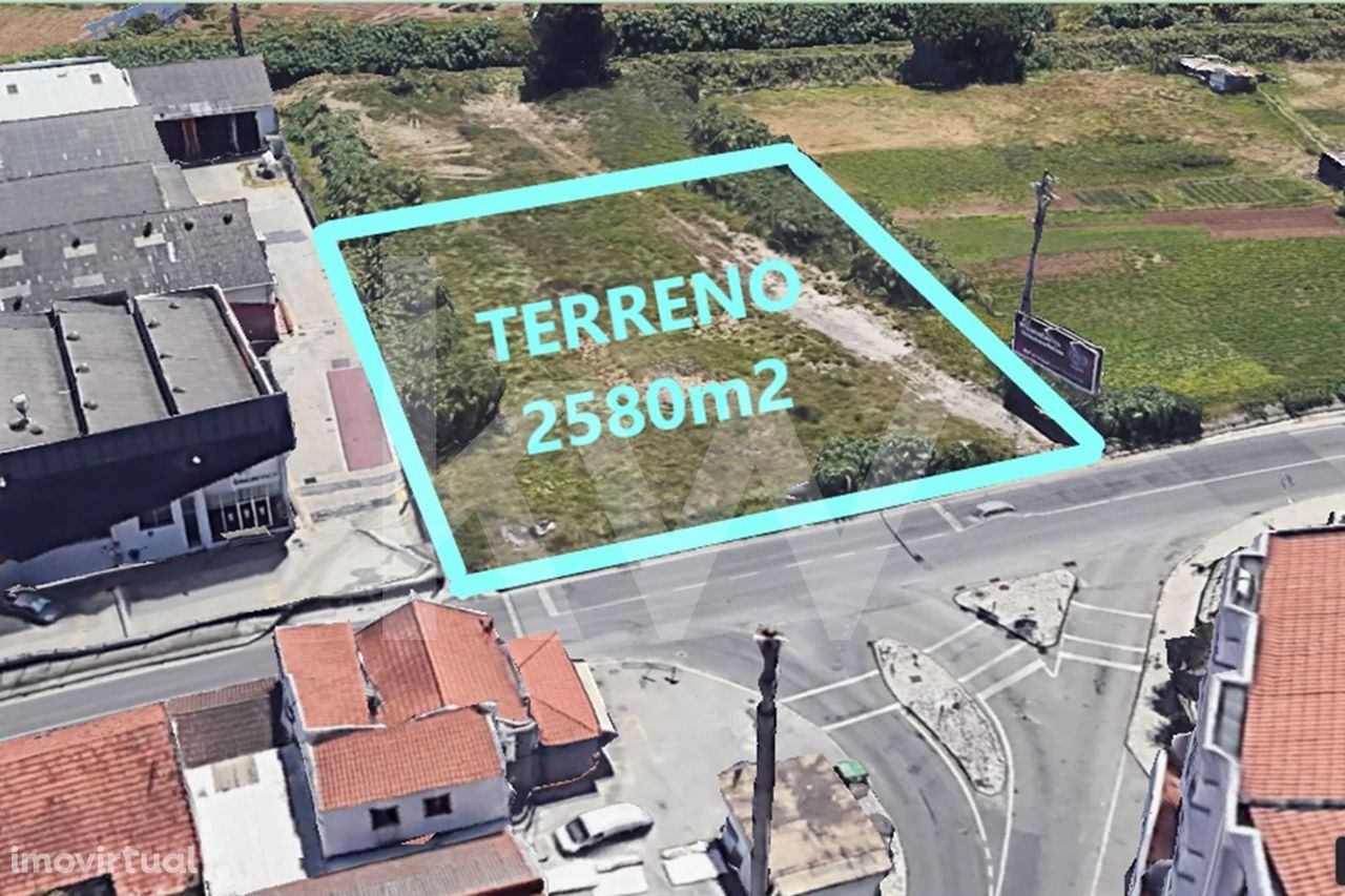 Terreno 2580m² na N8 - Loures