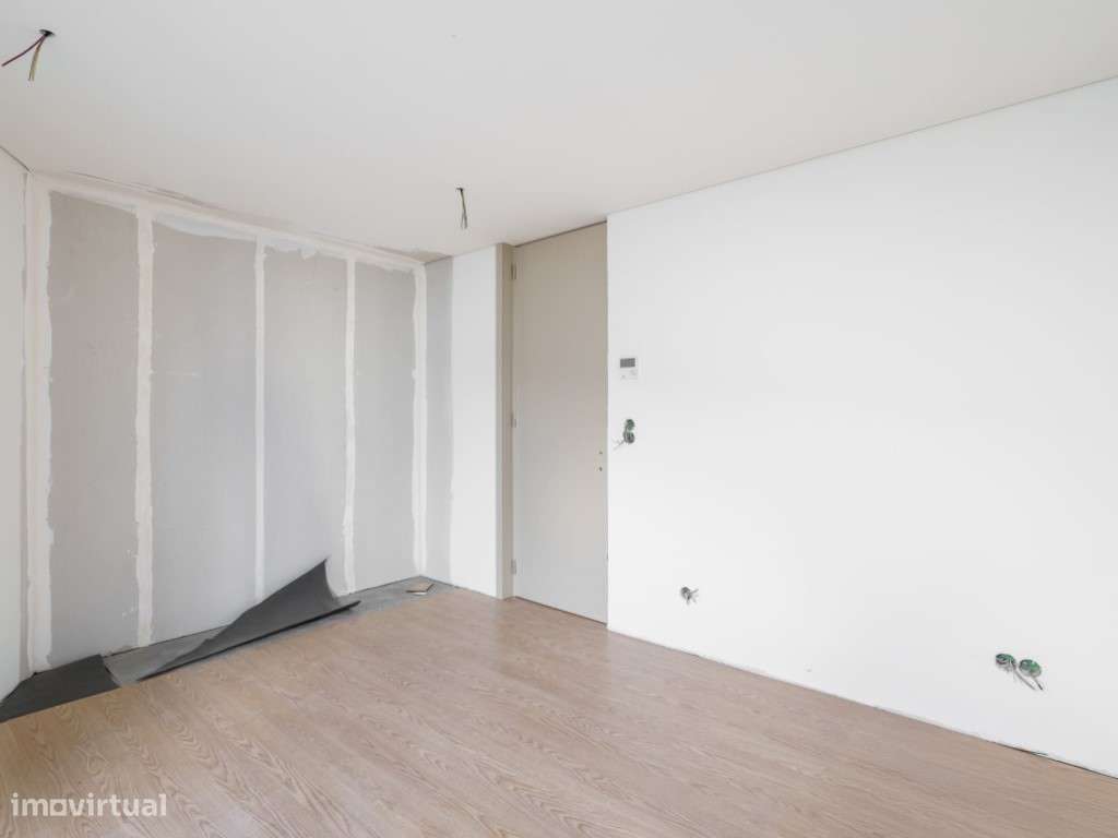 Moradia V3 Geminada com terraço e jardim, a 900 metros do mar-40