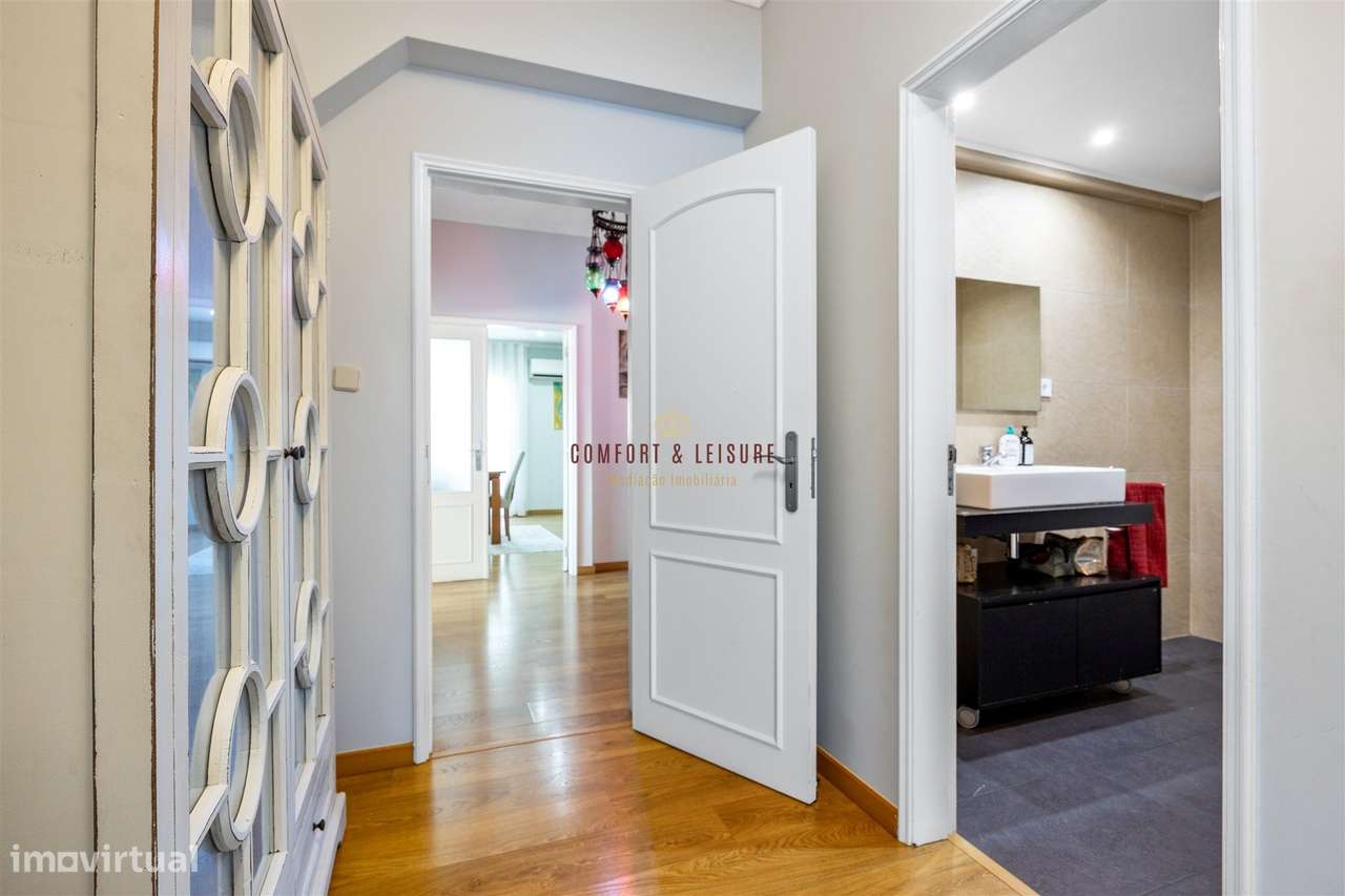 Apartamento com 4 quartos, 2 wc, parqueamento e arrecadação na Ramada,-34