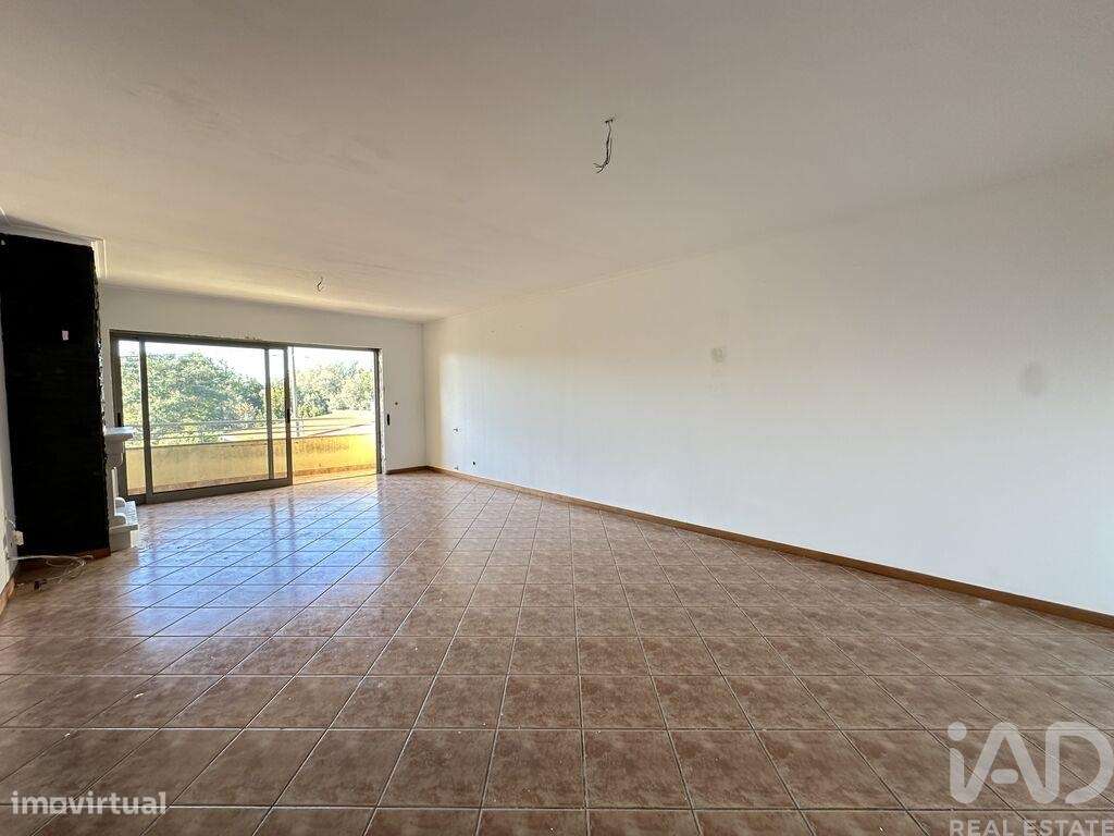 Moradia em banda T3 em Lage de 197 m2 - Grande imagem: 4/40