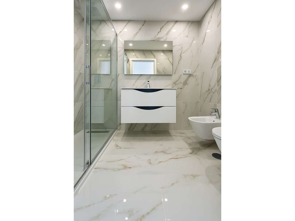 Apartamento T5 |Garagem em BOX |2 Terraços|Churrasqueira-12