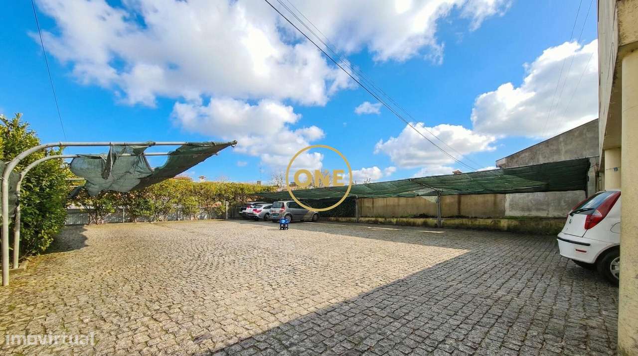 Moradia Multifuncional com Elevado Potencial – Famalicão / Guimarães - Grande imagem: 4/41