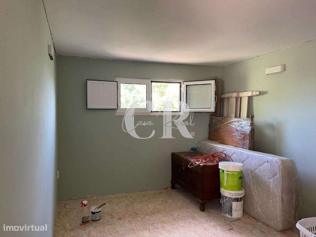 Moradia Térrea Isolada de 2 Quartos com Jardim, Anexos e Garagem, entr-21