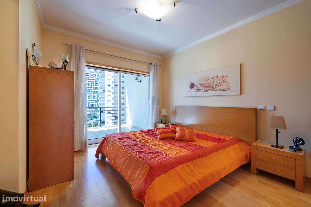 Vende-se Penthouse T3 na Praia da Rocha – localização privilegiada-6