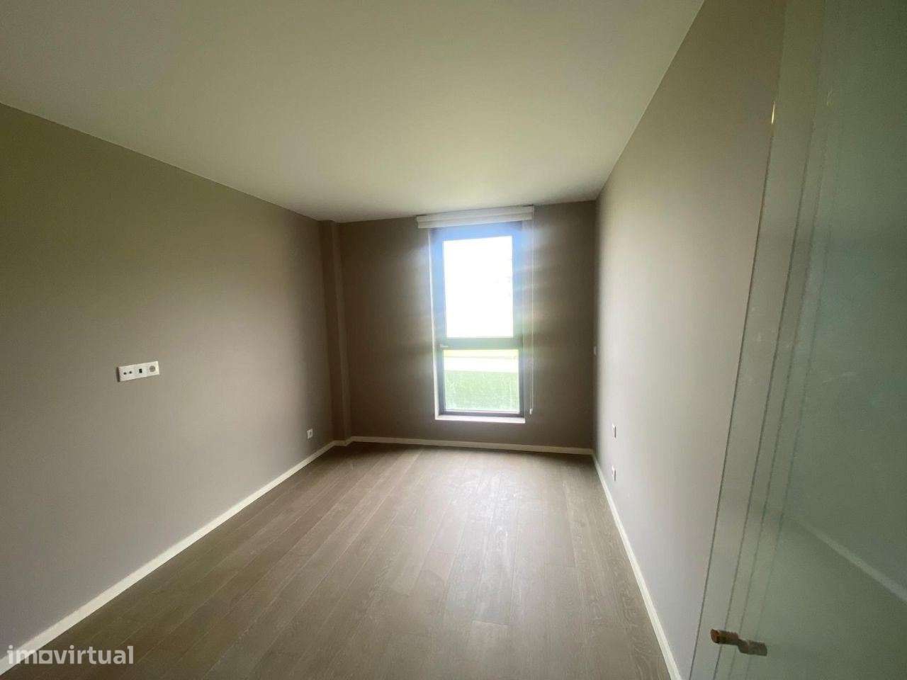 Magnífico T4 C/ 2 Suites/Garagem+2L. Garagem/a 100m da praia/Canidelo-17
