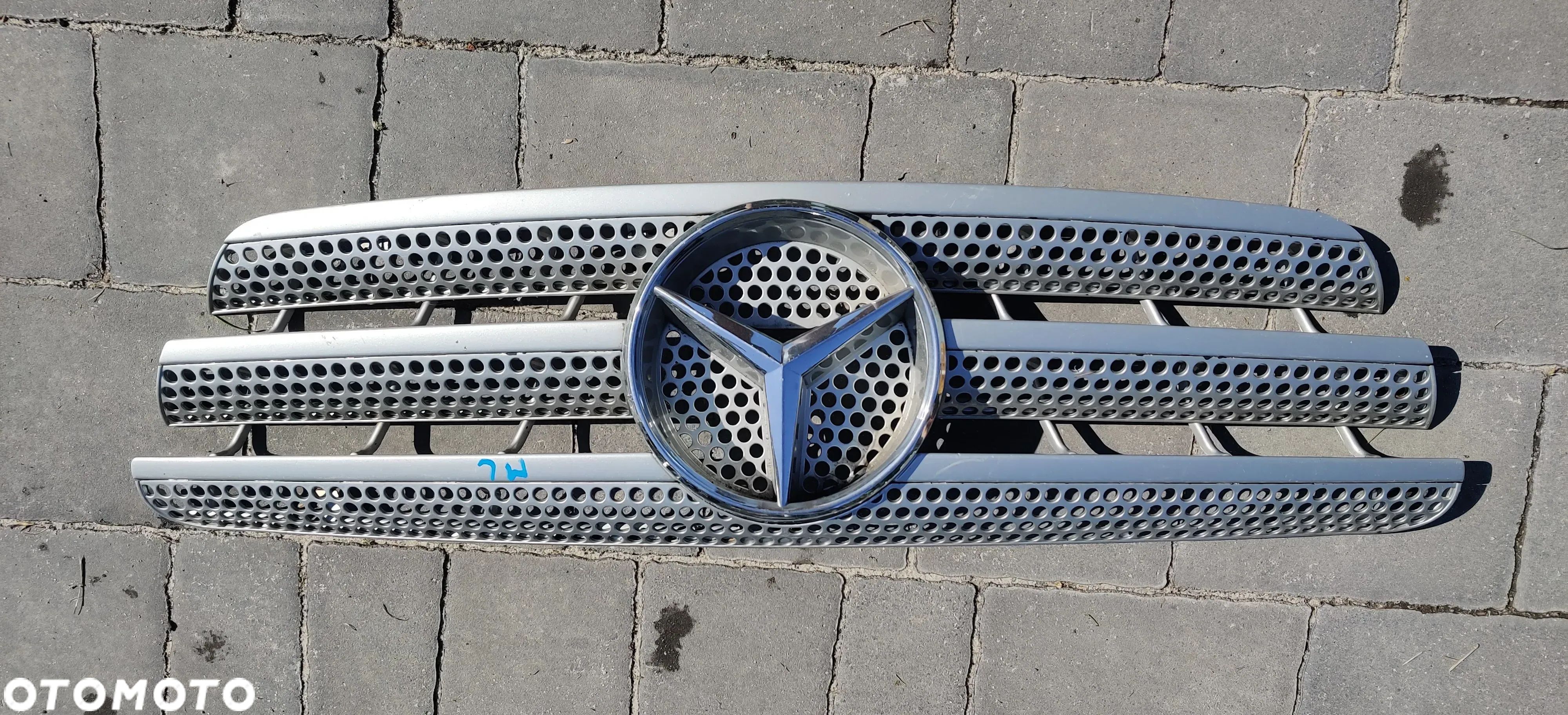 MERCEDES W163 ML AMG GRILL ATRAPA - 1