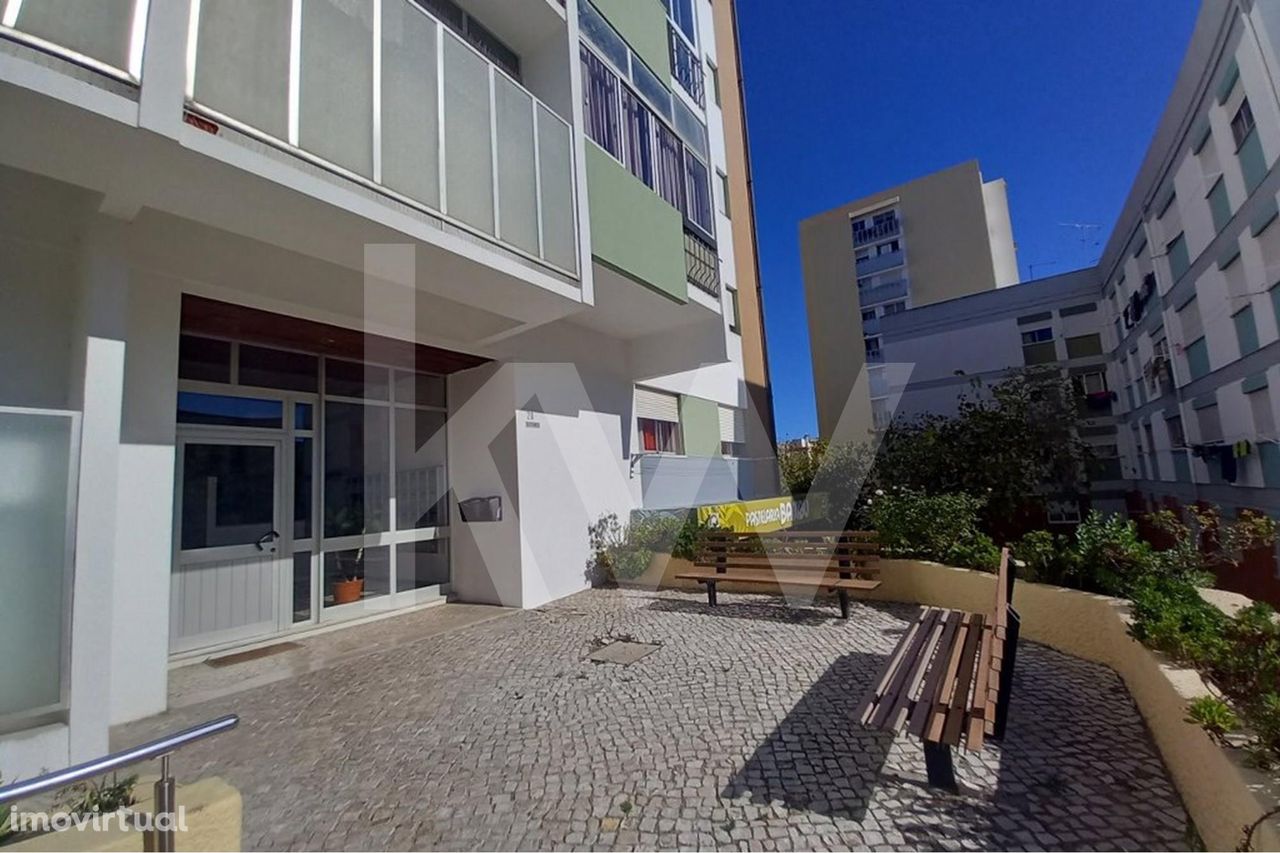 APARTAMENTO T2 EM MIRATEJO /TOTALMENTE REMODELADO/ CORROIOS