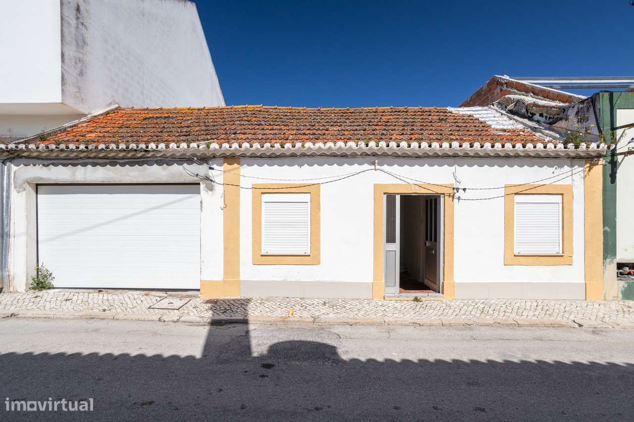 Predio Com Jardim E 6 Quartos Oportunidade De Reabilitacao Com Potenc