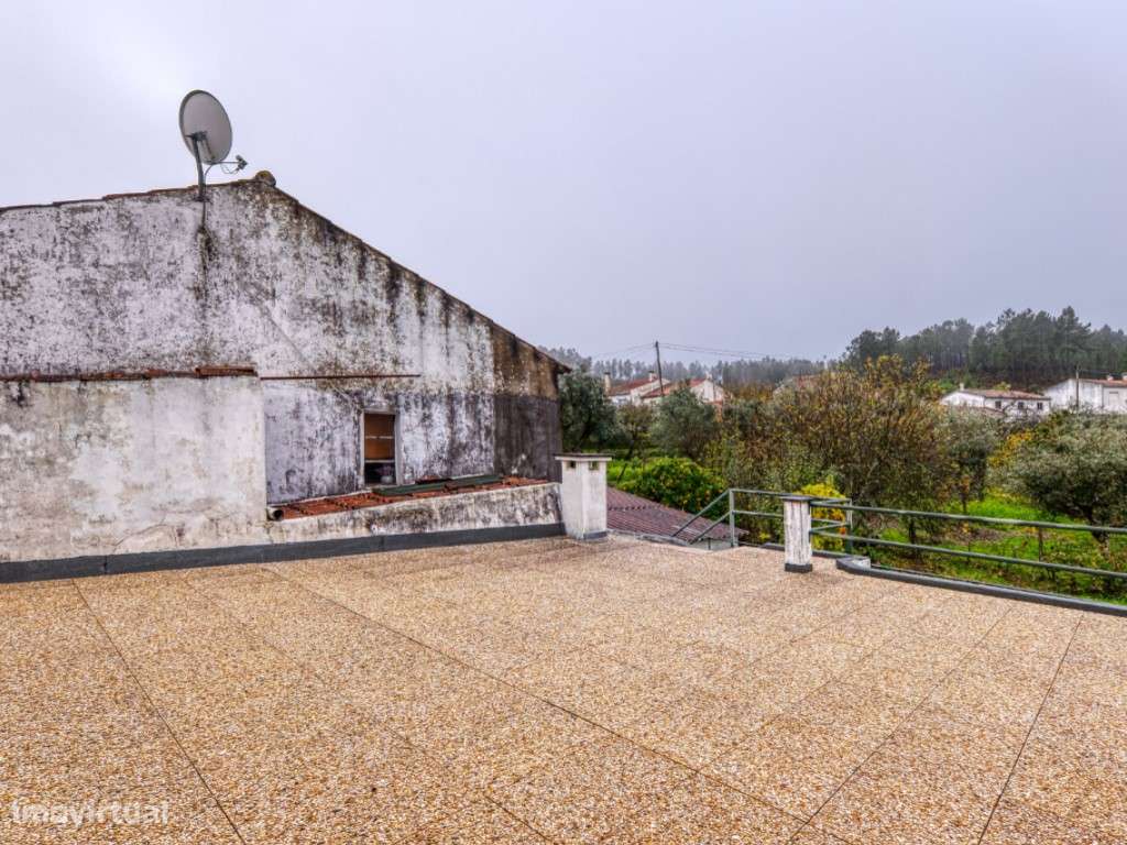 Moradia T4 com Quintal e Terraço, a Apenas 4 Minutos do Centro da V...-34