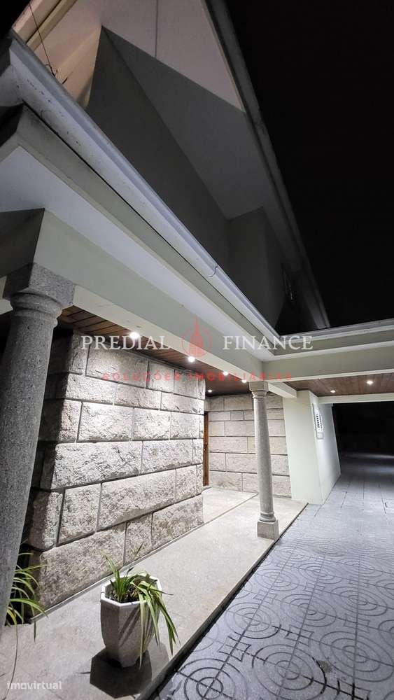 Moradia T4 com Jardim, Terraço, Garagem Dupla e Área de Barbecue — Exc-35