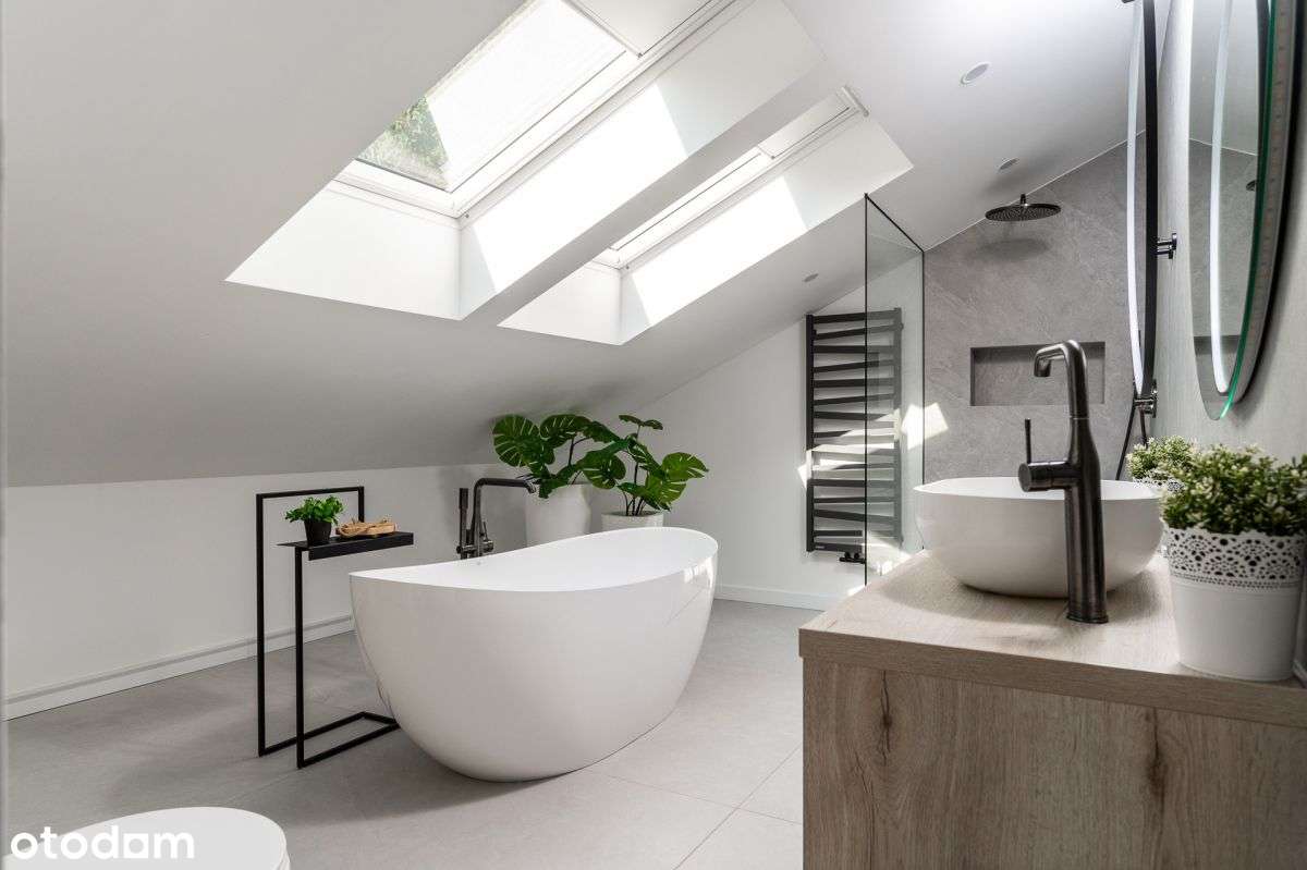 Dom z dużym ogrodem,  na granicy Woli Justowskiej.-3