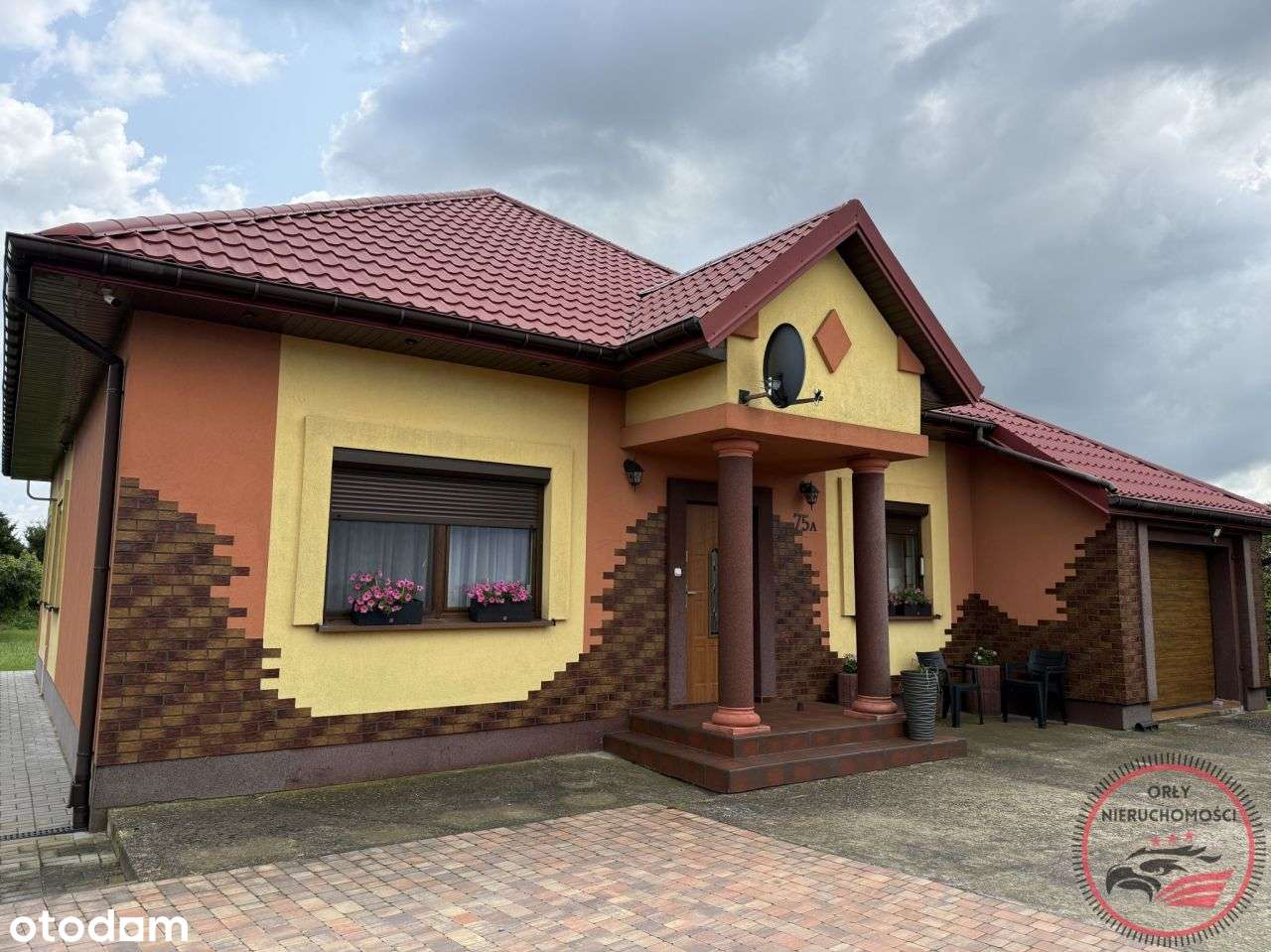 Wyjątkowy dom na dużej działce z pięknym ogrodem --10