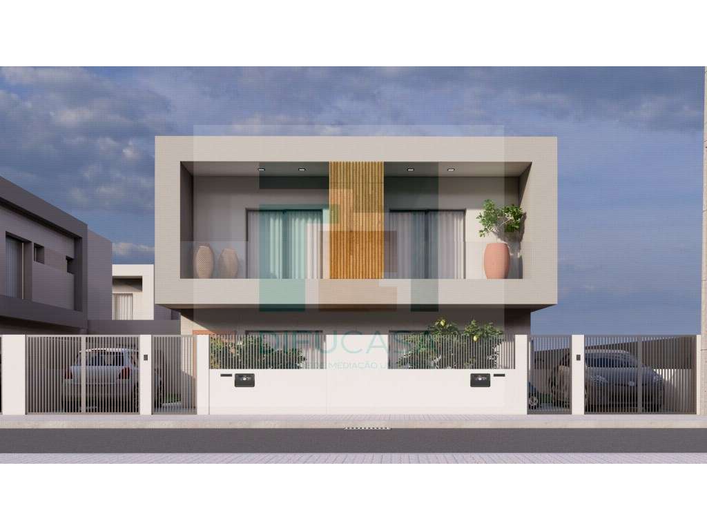 Moradia Geminada T3+1 com 2 Suítes-13